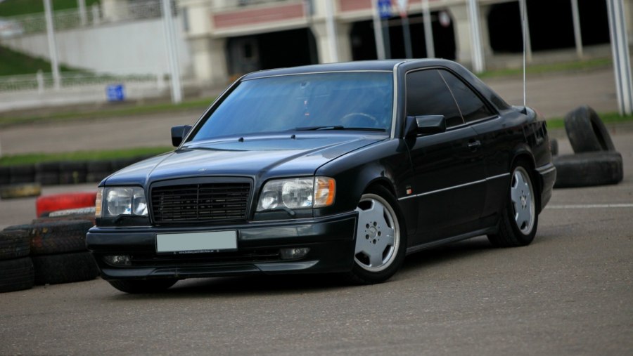 Mercedes Benz w124 Wald