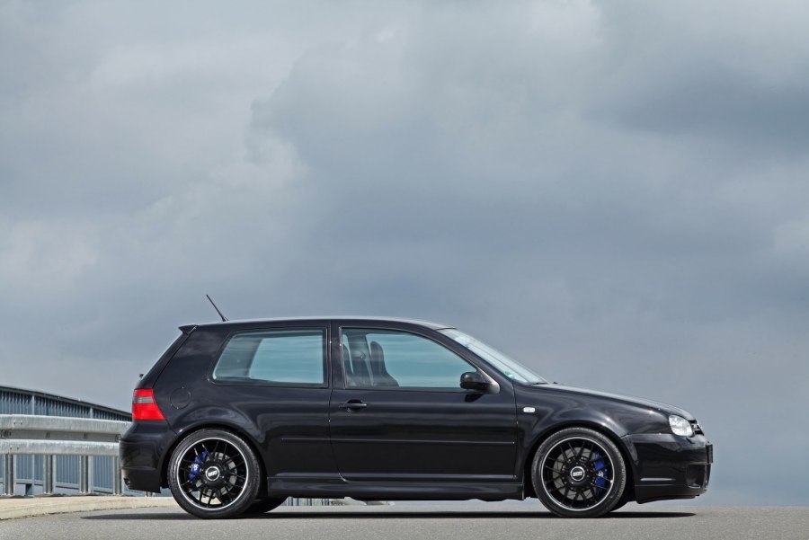 VW Golf IV r32