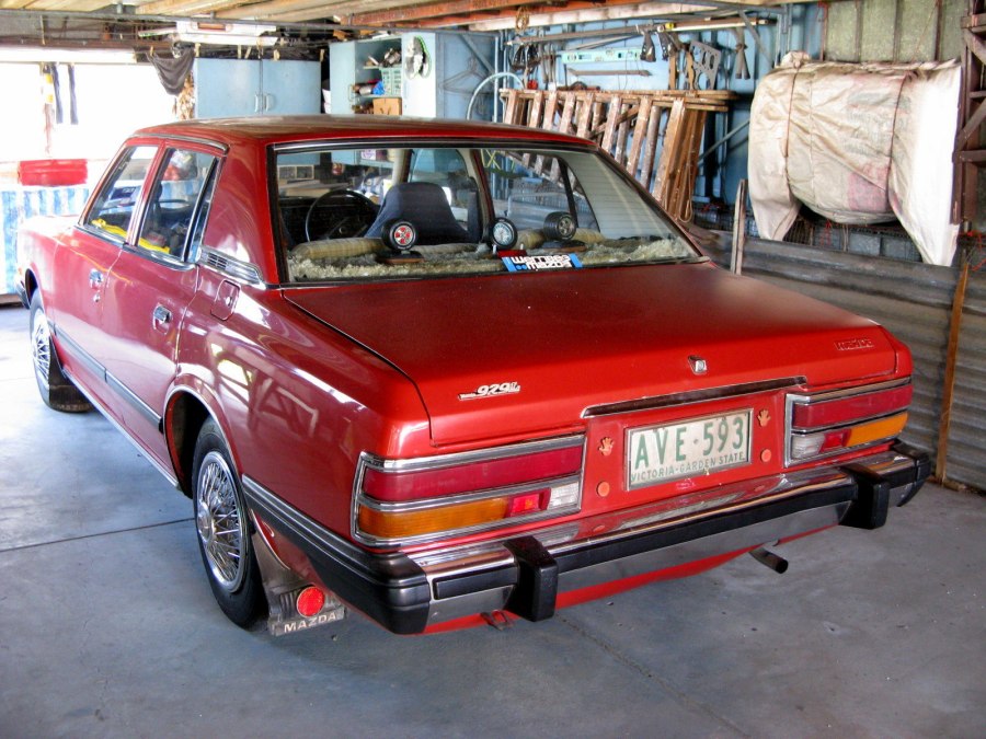 Mazda 325 1990