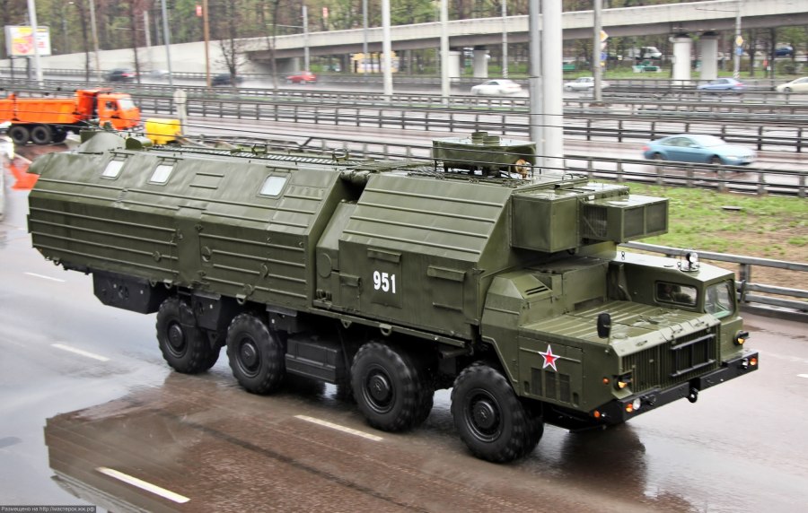 Ракетный тягач МАЗ 543