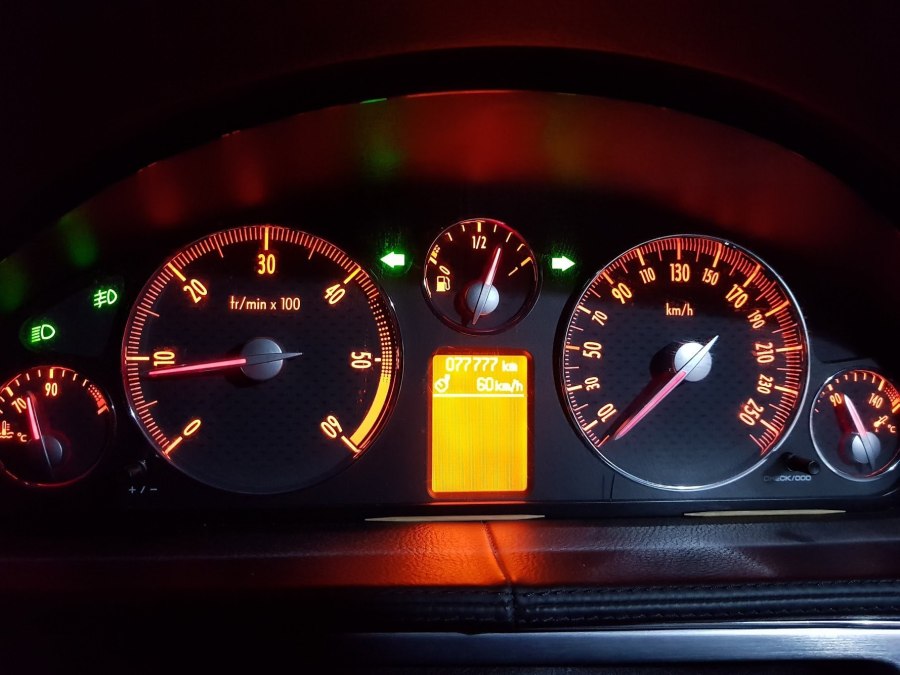 Панель Пежо 408