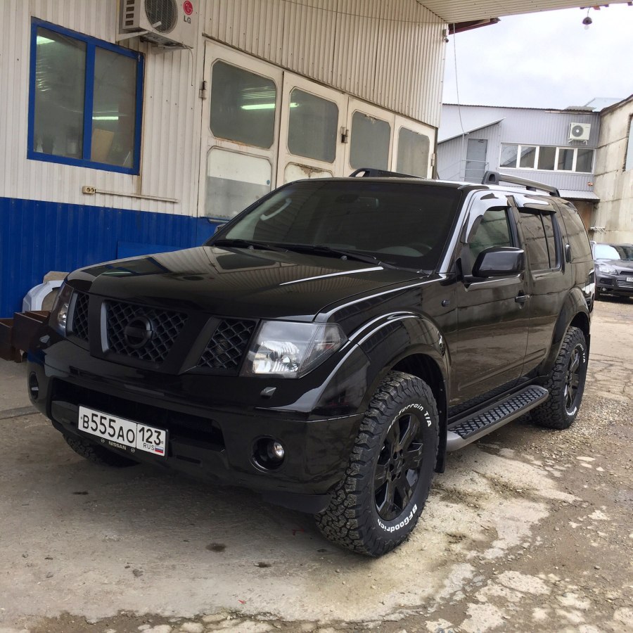 Nissan Pathfinder антихром