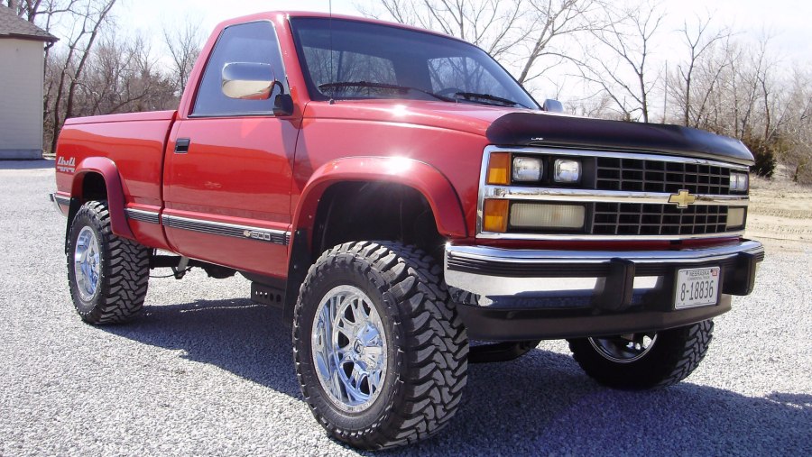 Chevrolet Silverado пес