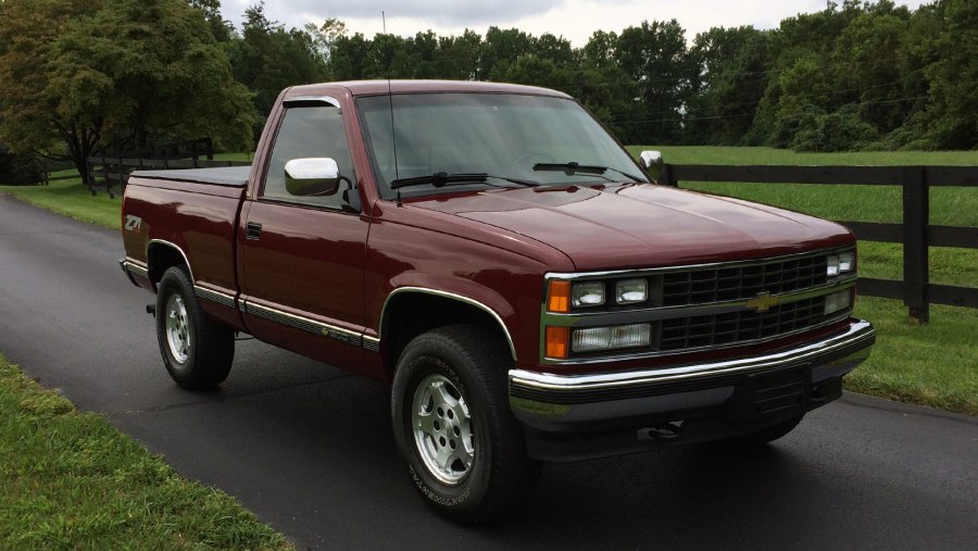 Chevrolet Silverado 1500 красный