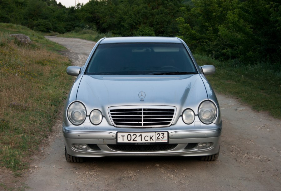 Очкарик мерс 210