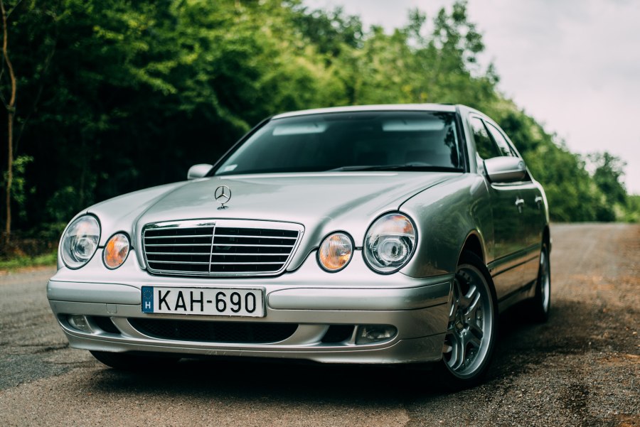 Mercedes очкарик e210