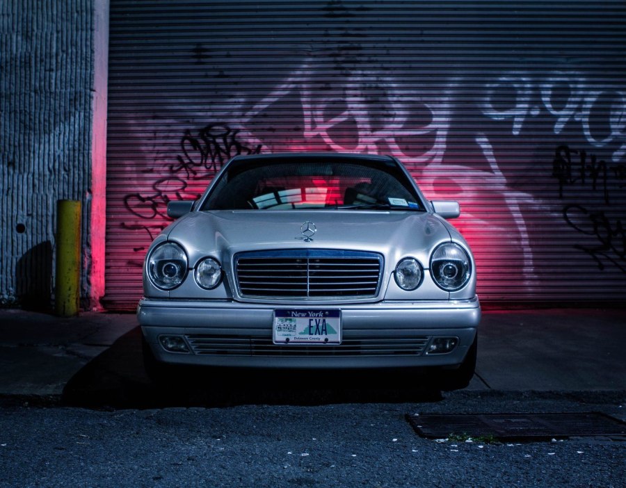 Mercedes Benz e210
