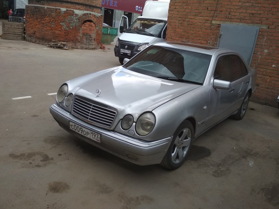 Мерседес Бенц очкарик 2000