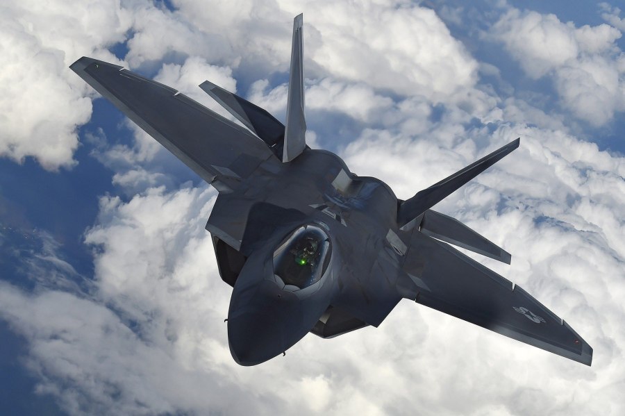 F-22 Raptor вид сверху