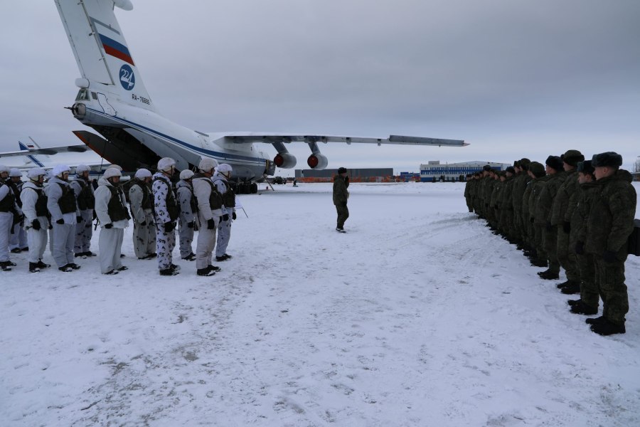 Самолет десантников