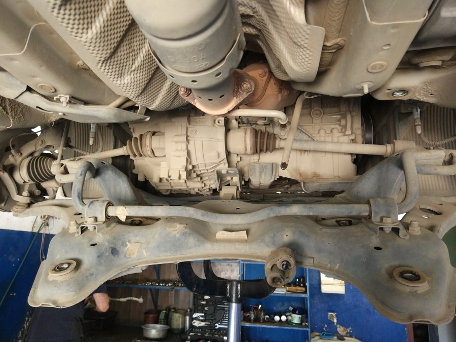 Вид подвески снизу Lexus 330