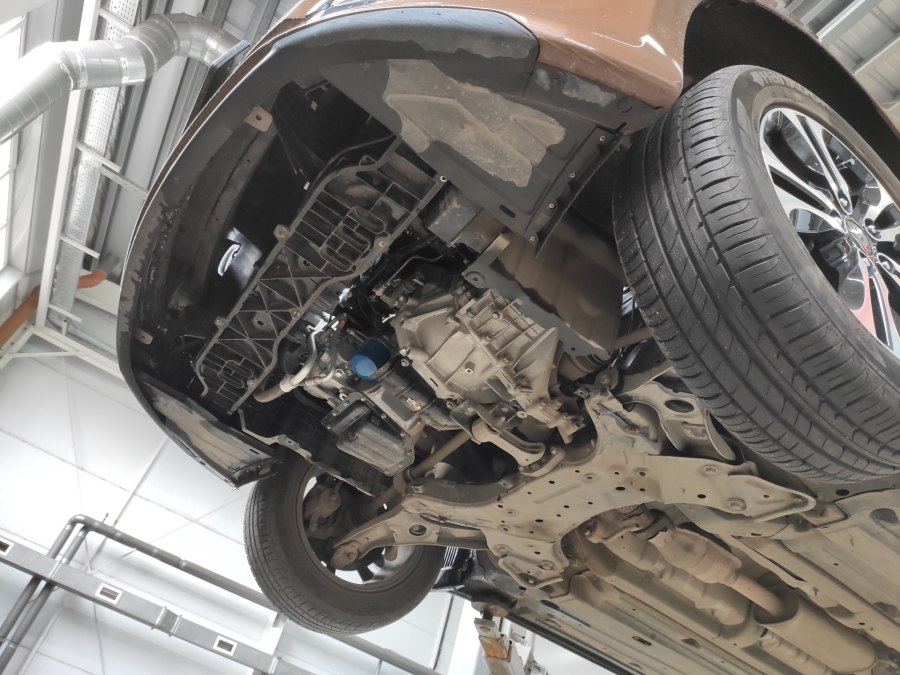 Hyundai Santa Fe 3 вид снизу