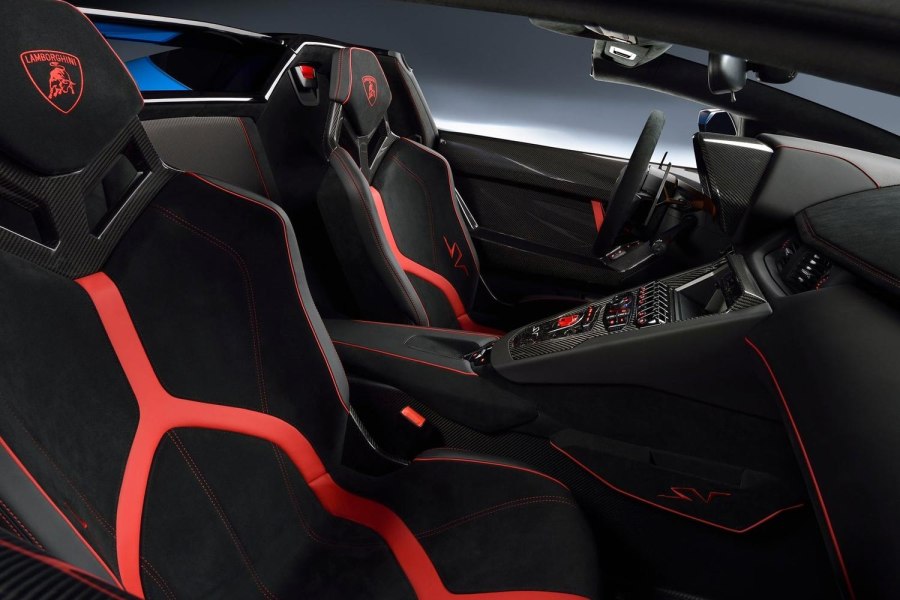 Lamborghini Aventador 2019 салон