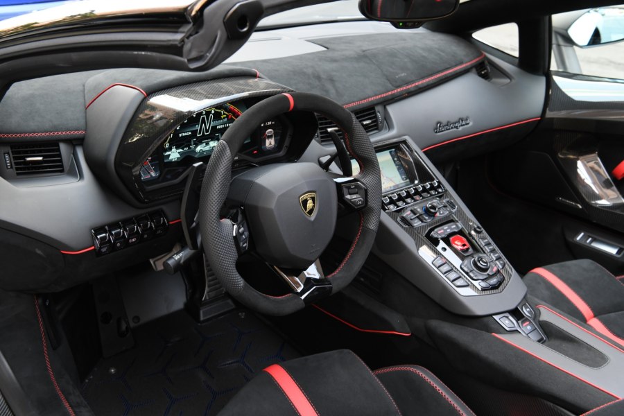 Lamborghini Aventador SV 2020 салон