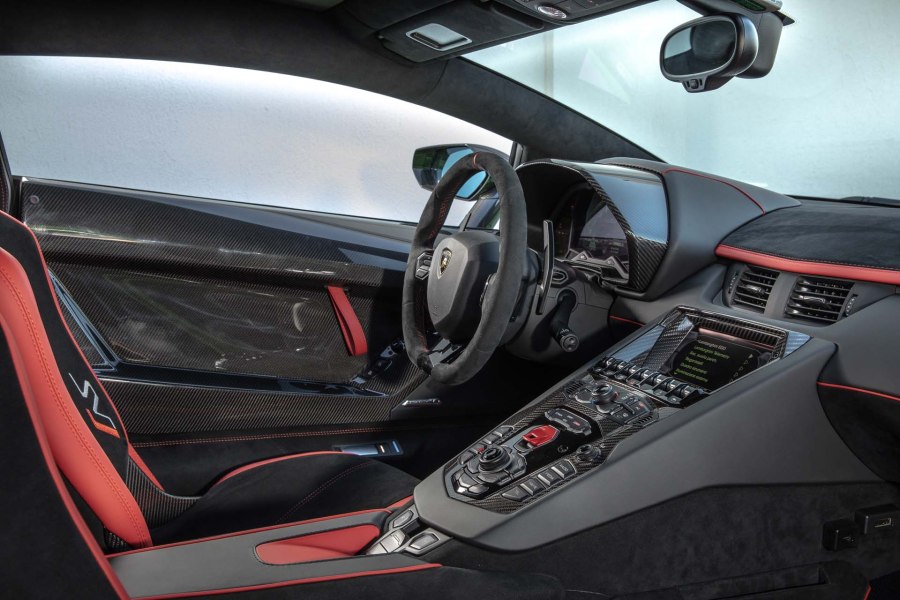 Lamborghini Aventador SV салон