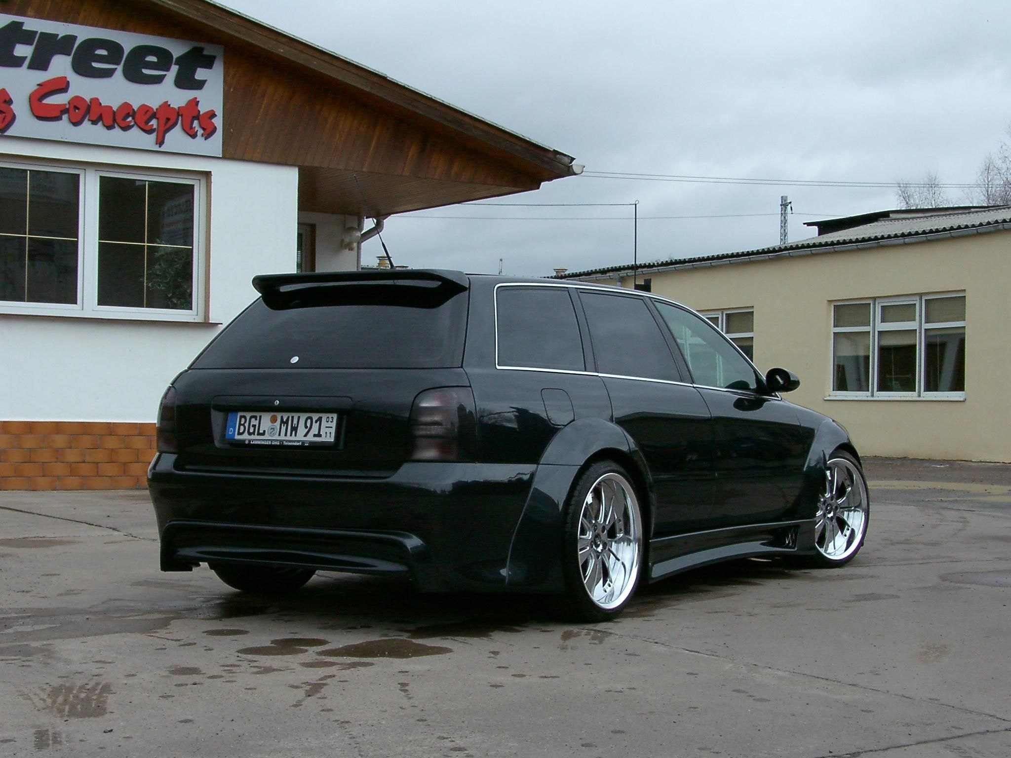 Тюнинг универсалов. Audi b5 avant Tuning. Audi a4 avant Tuning. Ауди а4 универсал тюнинг. Audi c4 avant обвесы.