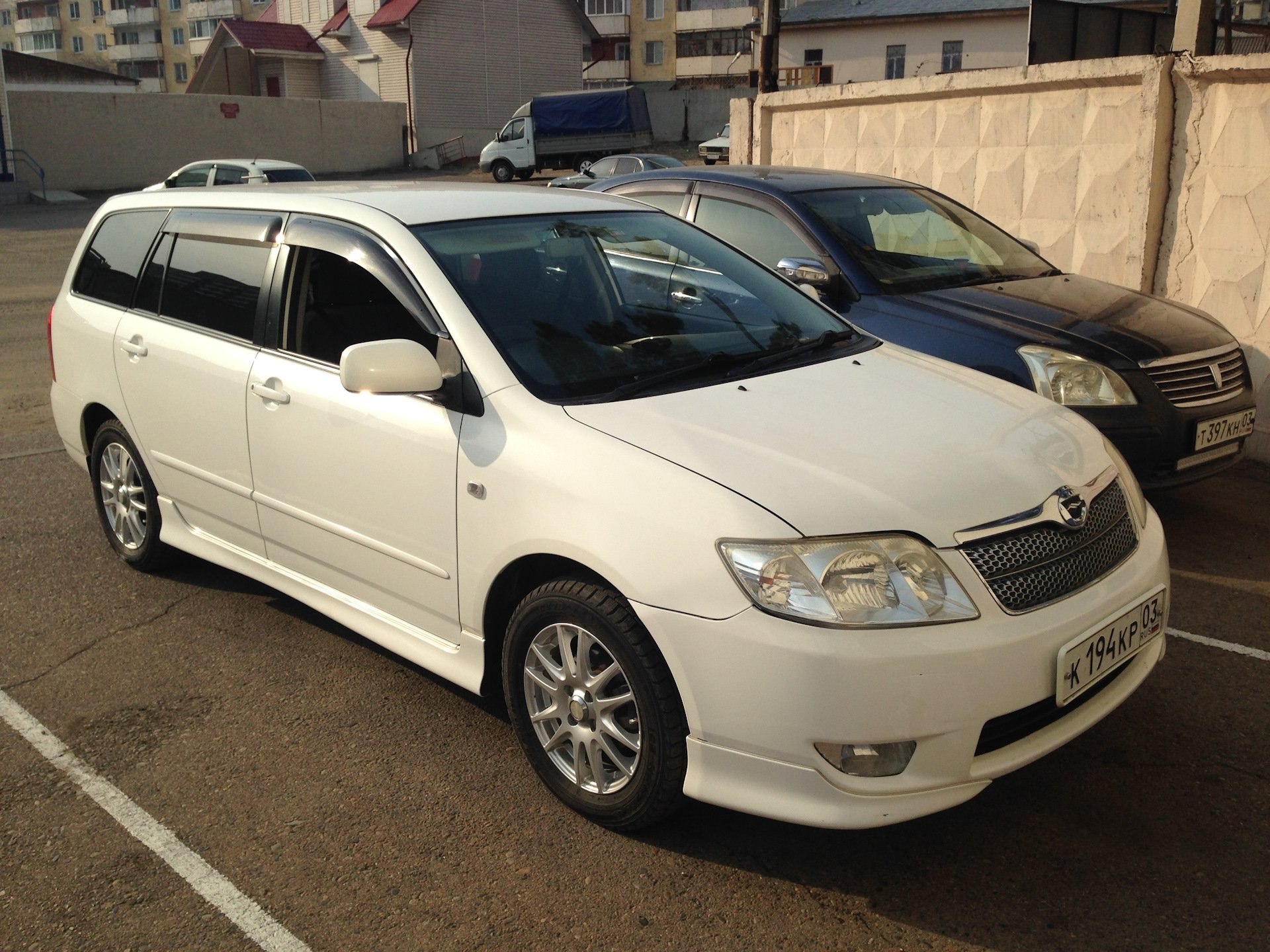 Toyota Corolla Fielder 2