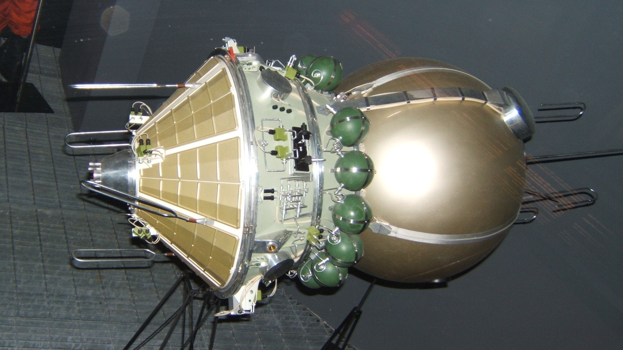 Самый первый космический корабль. Космический аппарат Гагарина Восток-1. Первый пилотируемый космический корабль Восток-1. Пилотируемый космический корабль Восток. Первый пелотируемый корабльвостоук.