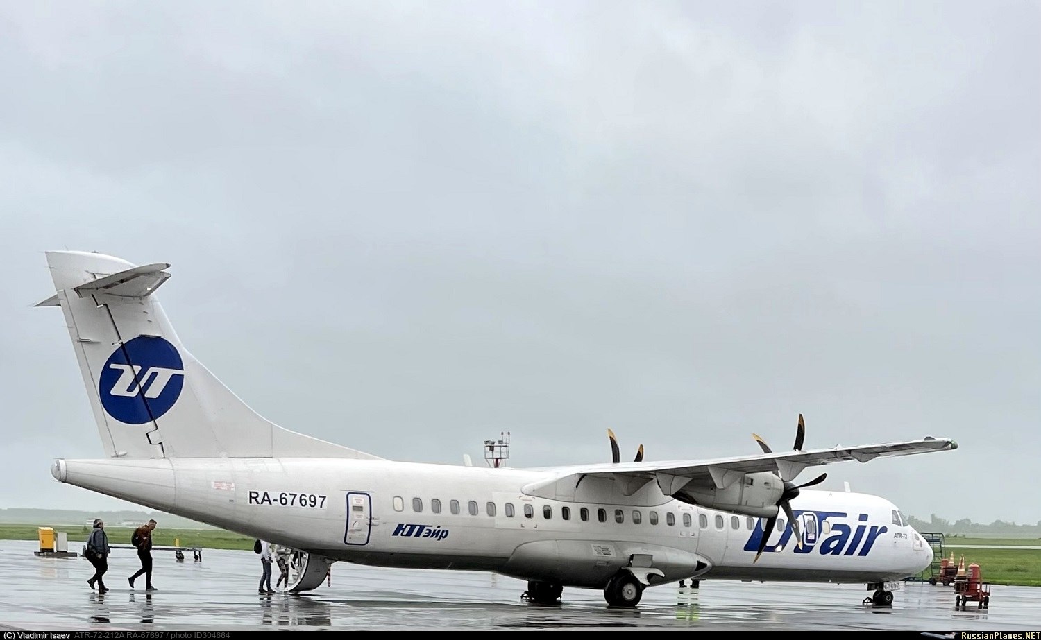 Атр 72. ATR 72-212a. ATR 72-212a КРАСАВИА кабина. ЮТЭЙР самолеты АТР 72-200. АТР 72 Якутия.