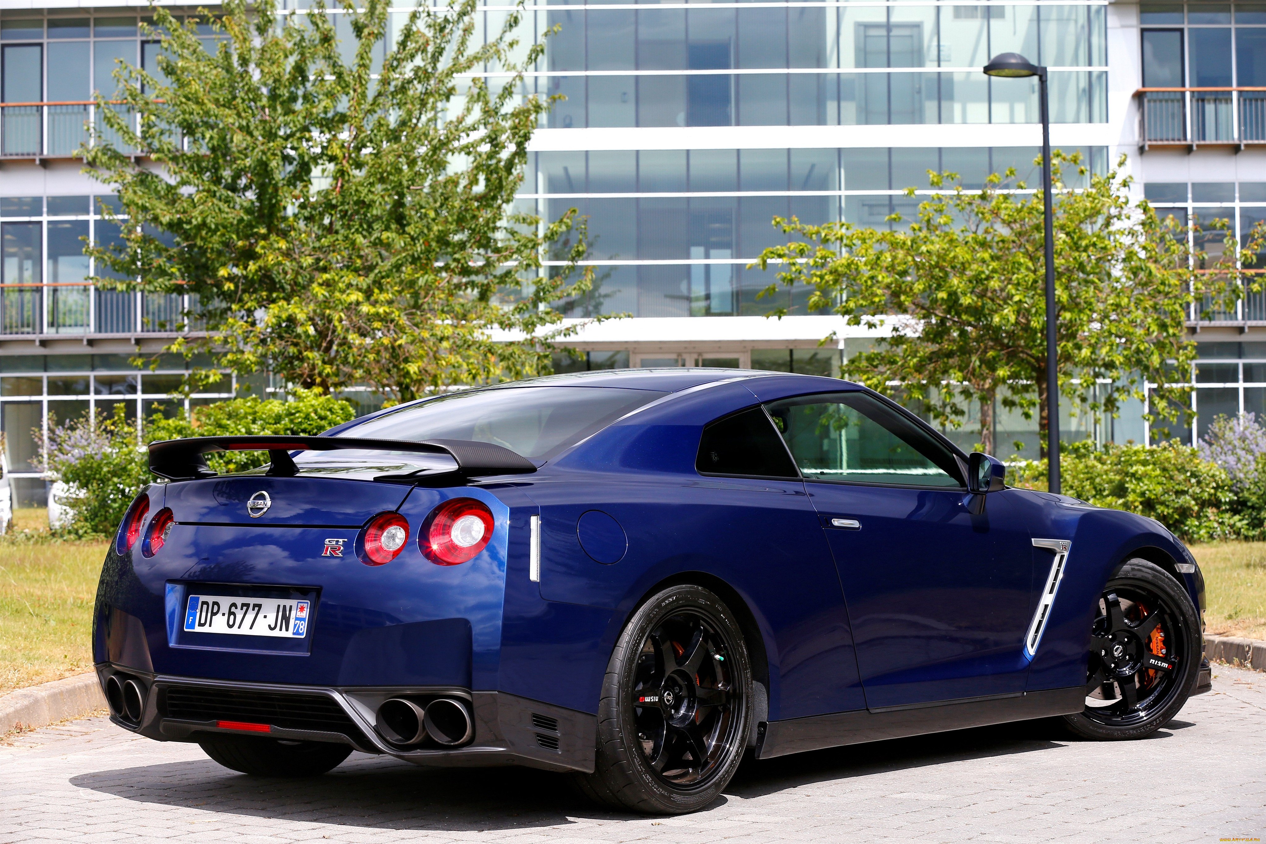 Nissan r35