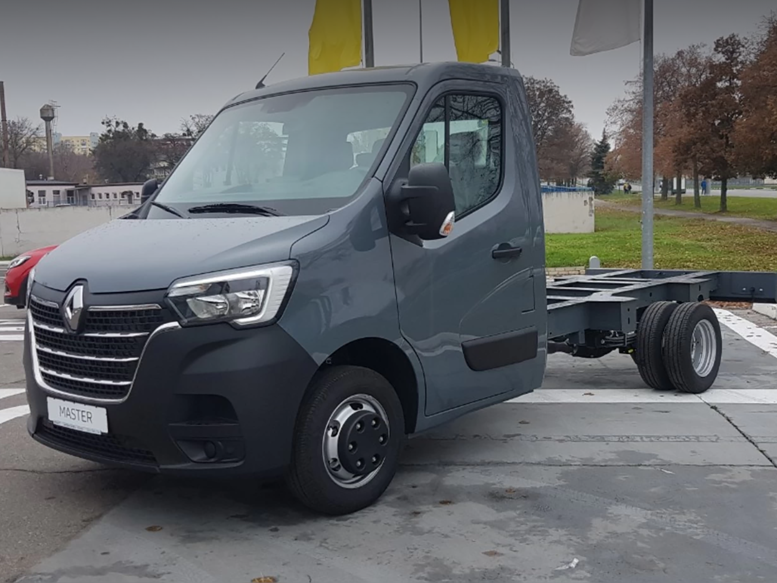 Рено мастер грузовой фургон. Рено мастер 2020 на шасси. Renault Master 2020 бортовой. Рено мастер грузовой 2020. Рено мастер 3 шасси