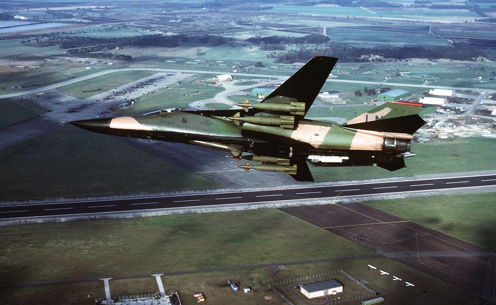 Ф111. General Dynamics f-111. General Dynamics f-111 Aardvark. Бомбардировщик f-111f. F 111 А истребитель.