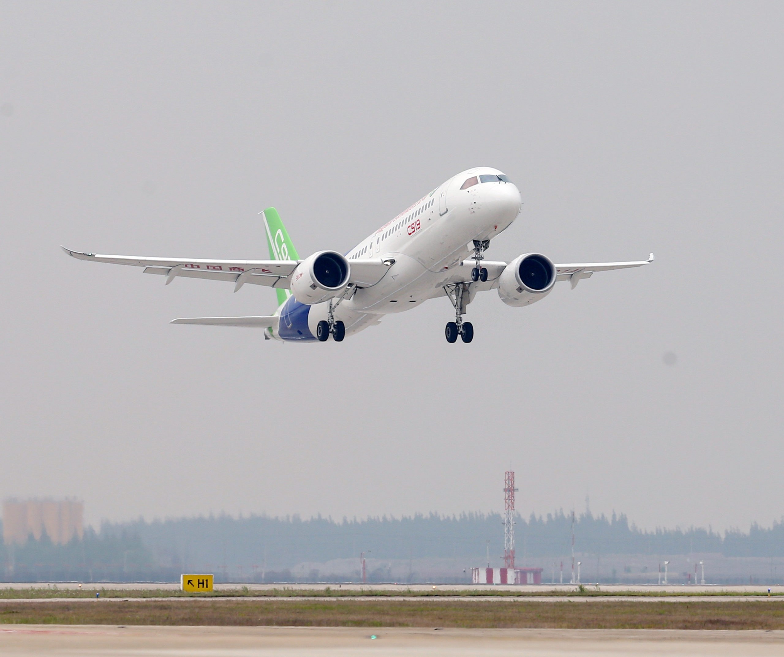 В какие города китая летают самолеты. Comac c919. Комак 919. С919 самолет. Китайские самолеты пассажирские.