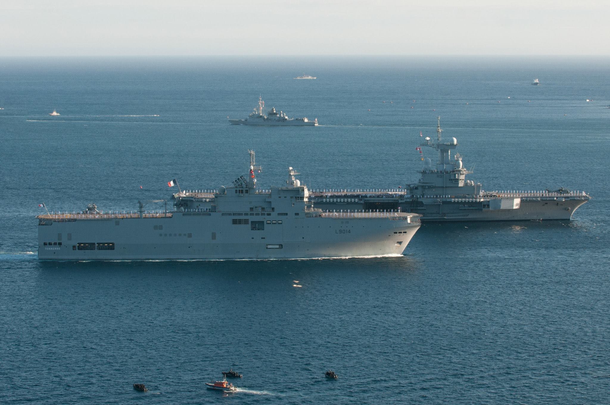 Сильный флот. Британский корабль Триест. Mistral class LHD bpc 140. Trident-Maritime Fleet. Фото LHD-Anadolu начало ходовых.