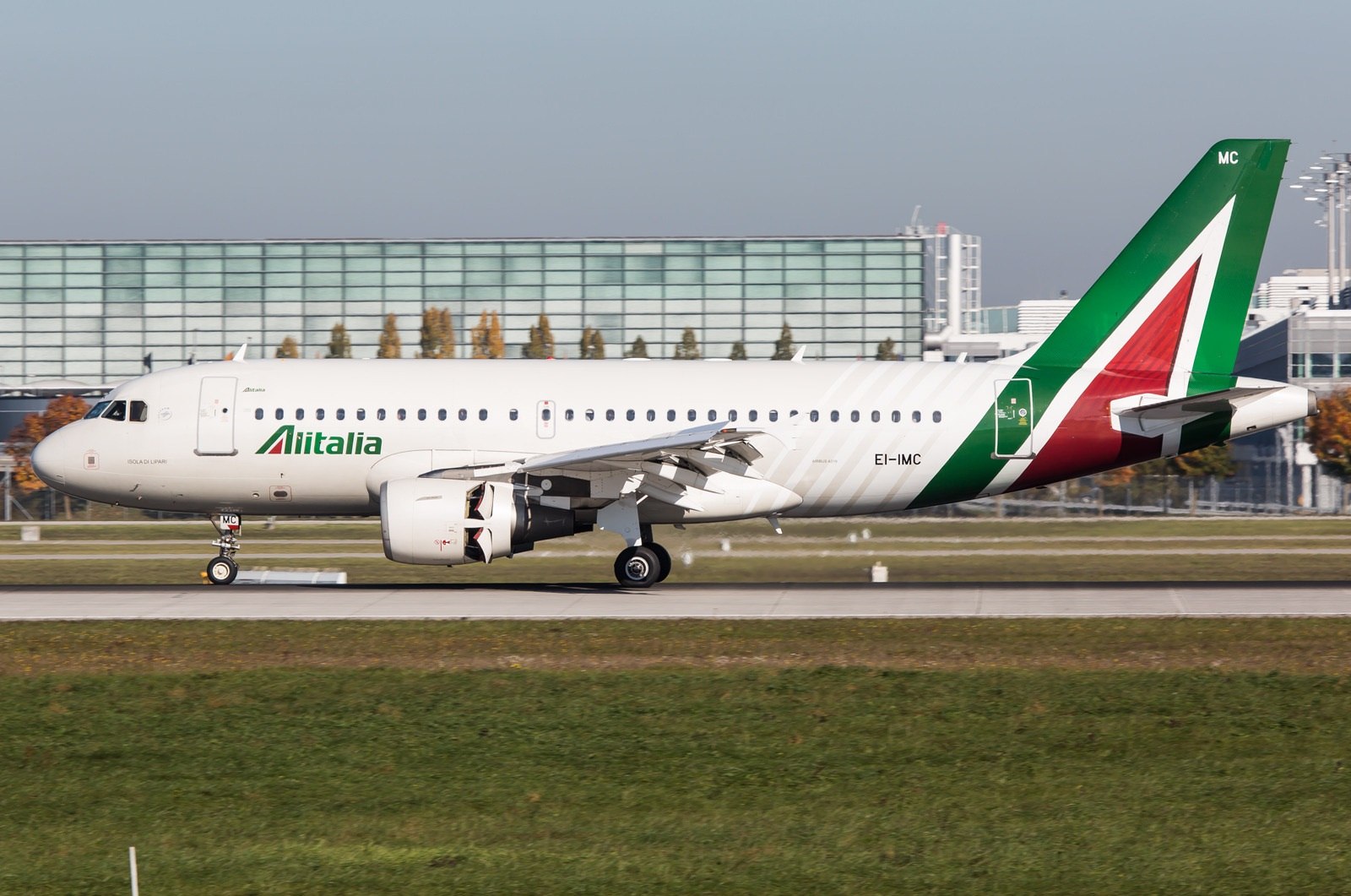 Самолеты италии. Алиталия. Авиакомпания Alitalia. Самолет компании Alitalia. Alitalia ливеря.