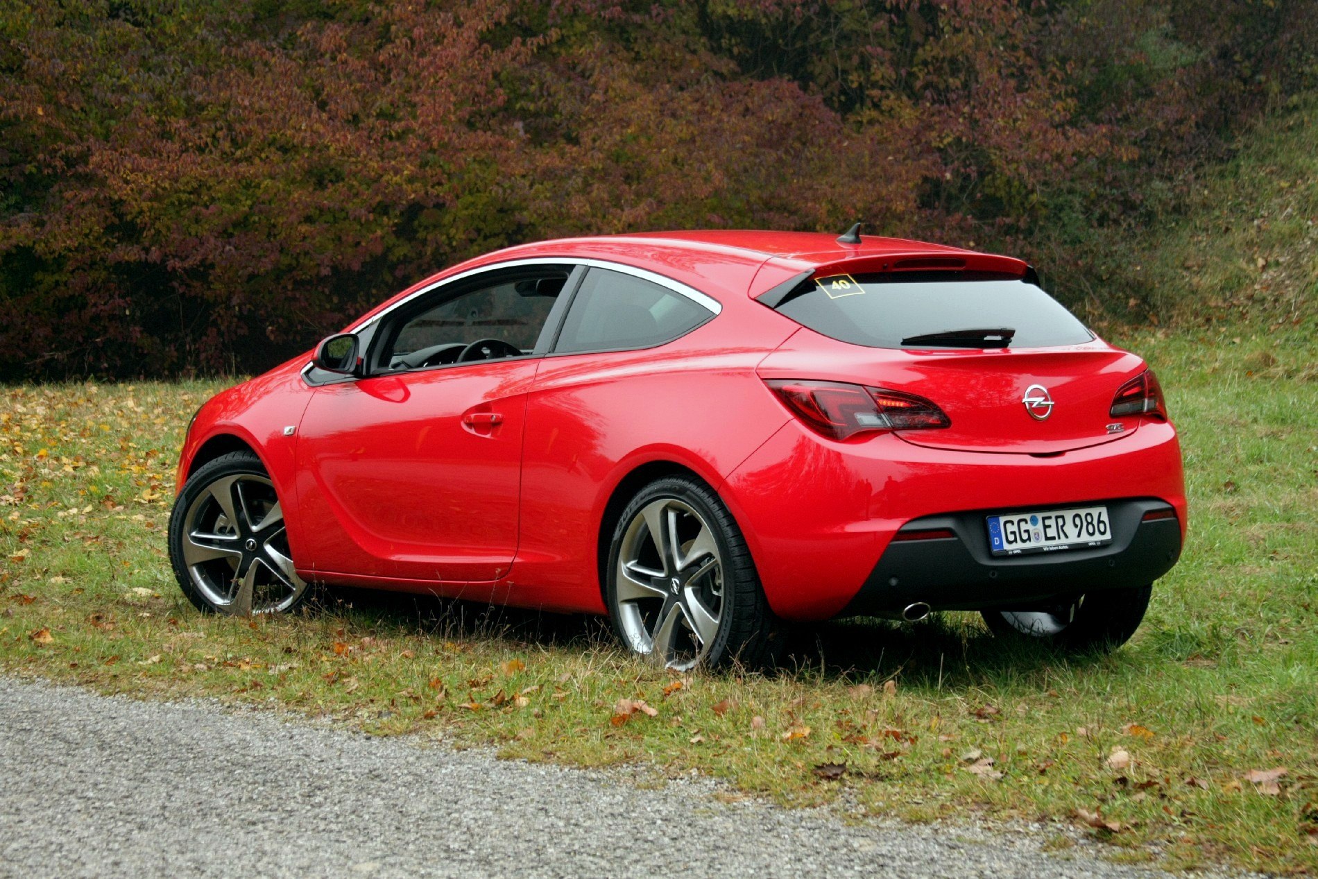 Opel astra gtc фото