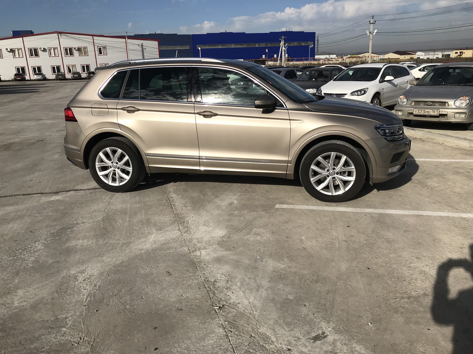 Фольксваген Тигуан 2.2. Tiguan Kingston r18. Диски Volkswagen Tiguan Sportline. Tiguan 1 Sportline.