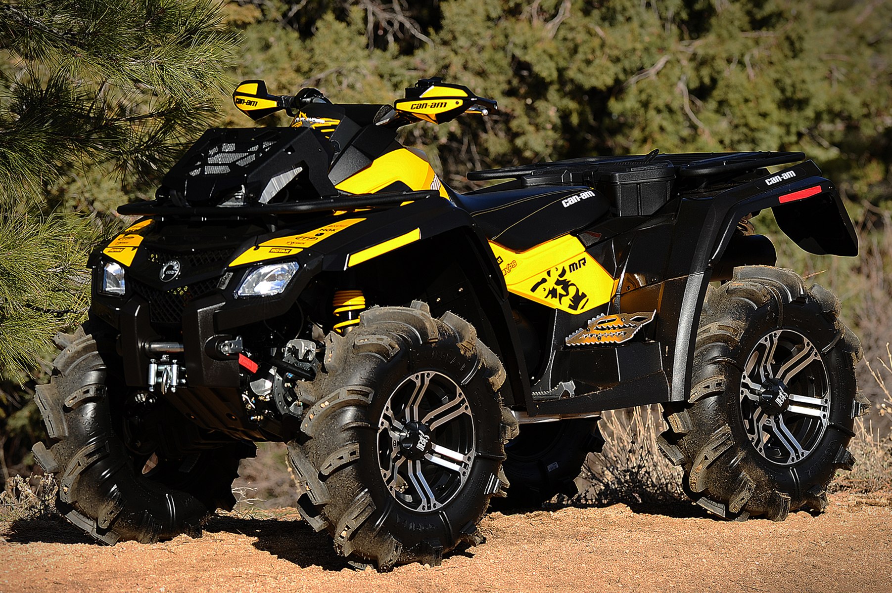 Квадроцикл can-am Outlander 800