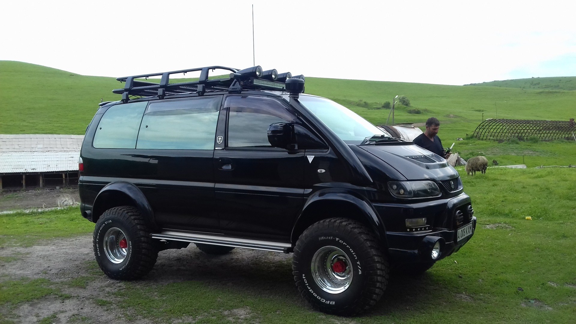 Mitsubishi delica фотографии