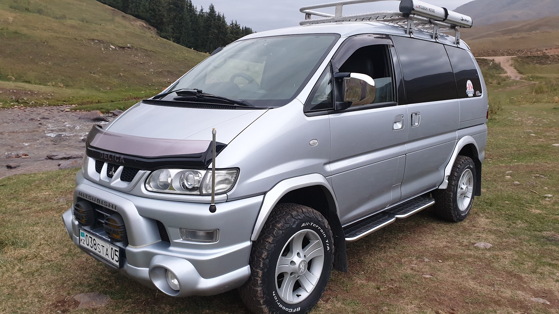 Mitsubishi delica фотографии