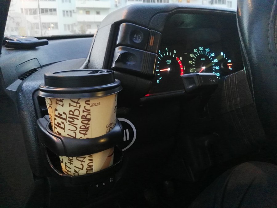 Стаканчики в машину