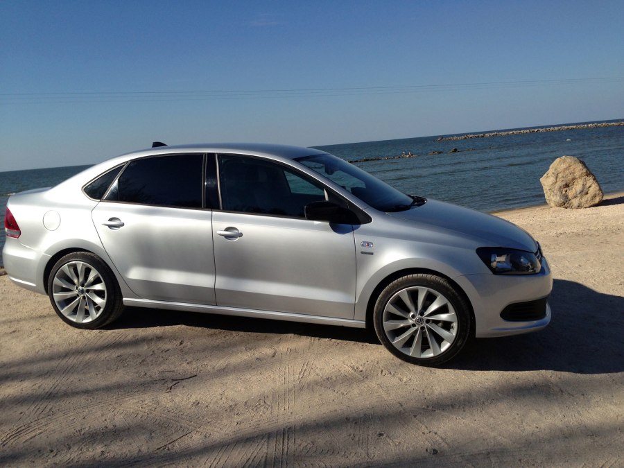 Volkswagen Polo sedan r16