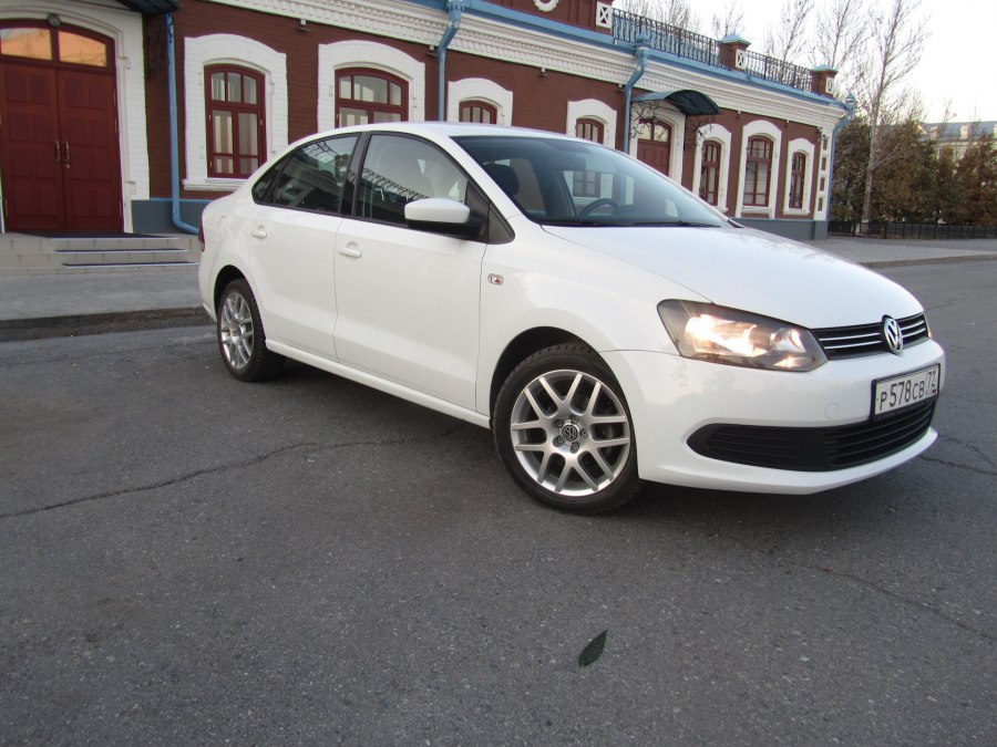 Volkswagen Polo sedan r16