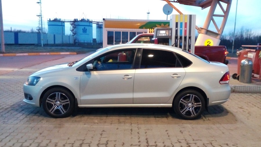 VW Polo на 16 дисках