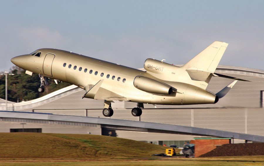 Falcon 900lx