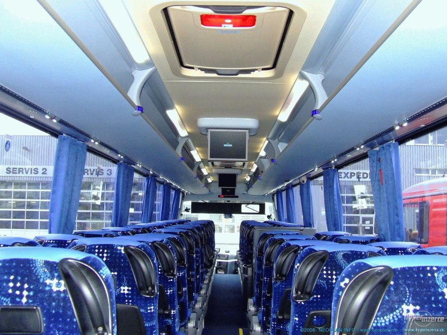 Автобус Neoplan Cityliner салон