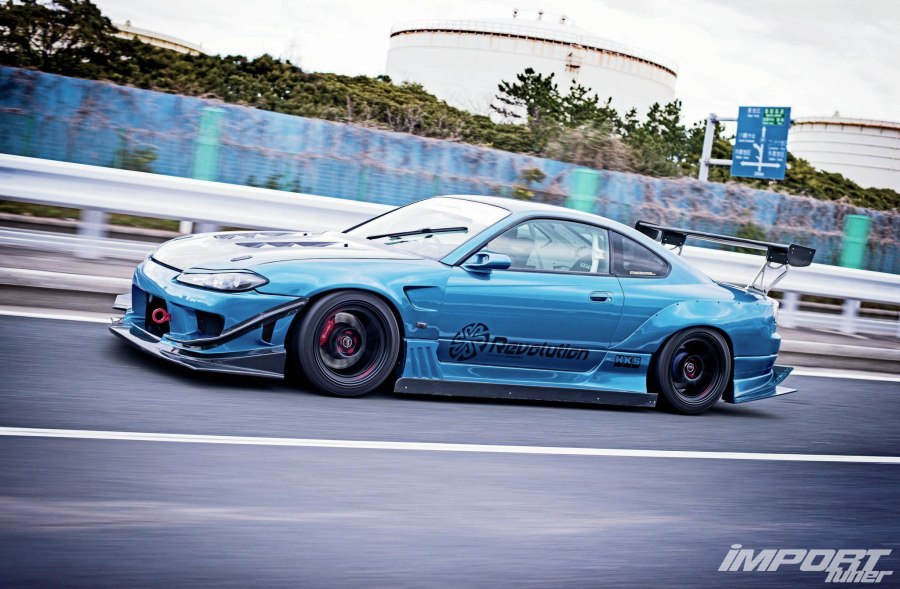 Nissan Silvia s15 розовая