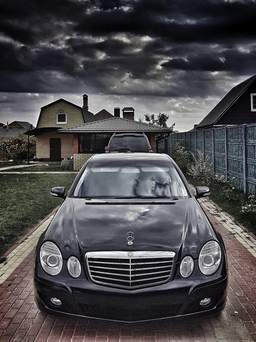Mercedes Benz e 211