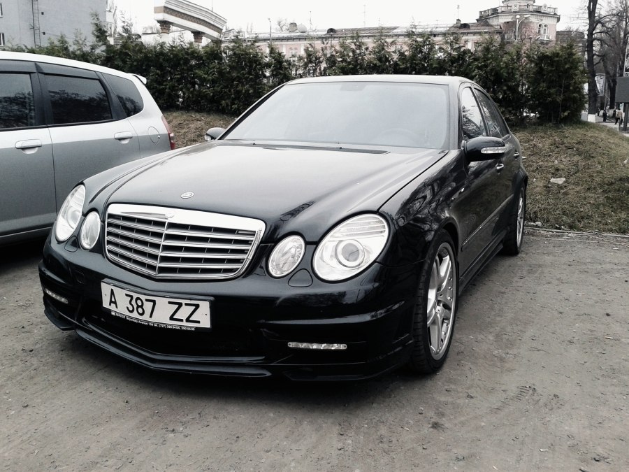 Mercedes e class w211 AMG