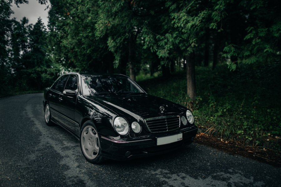Mercedes-Benz w210 черный