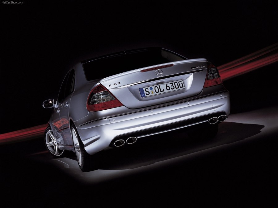 Бампер задний Мерседес w211 AMG