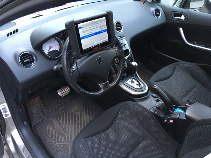 Диагностический разъём Peugeot 308