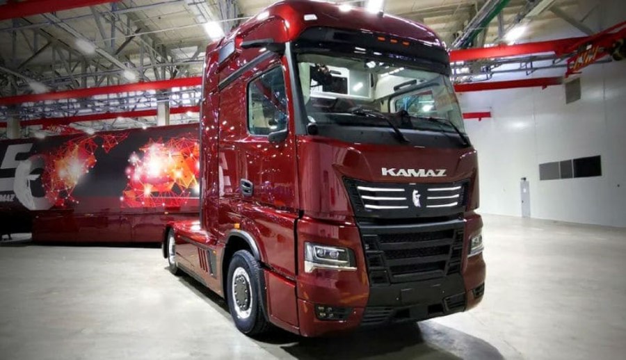 КАМАЗ 44108 салон кабины