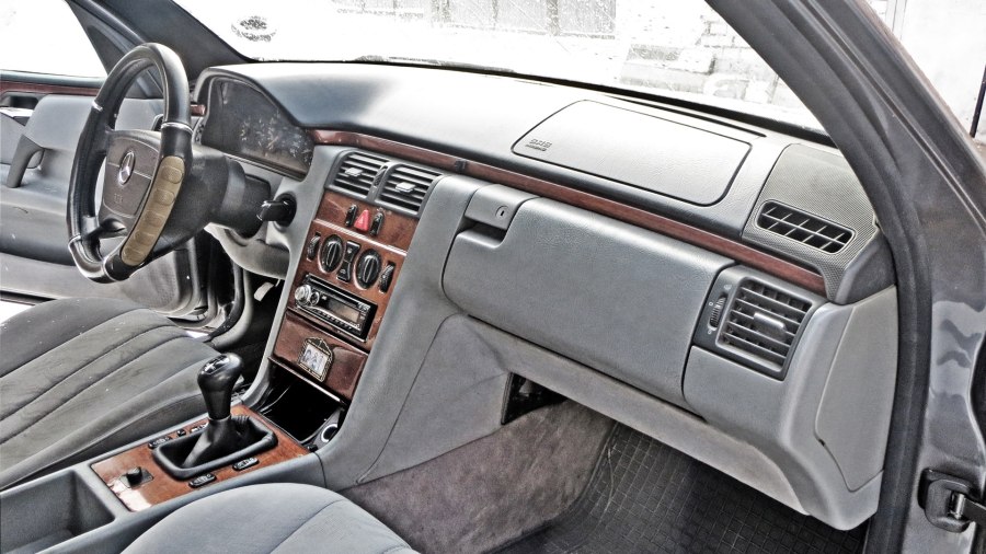Mercedes Benz e class w210 салон