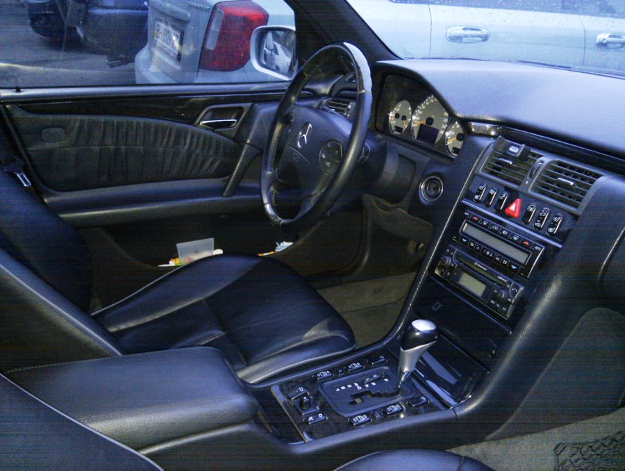 Мерседес 210 Авангард салон