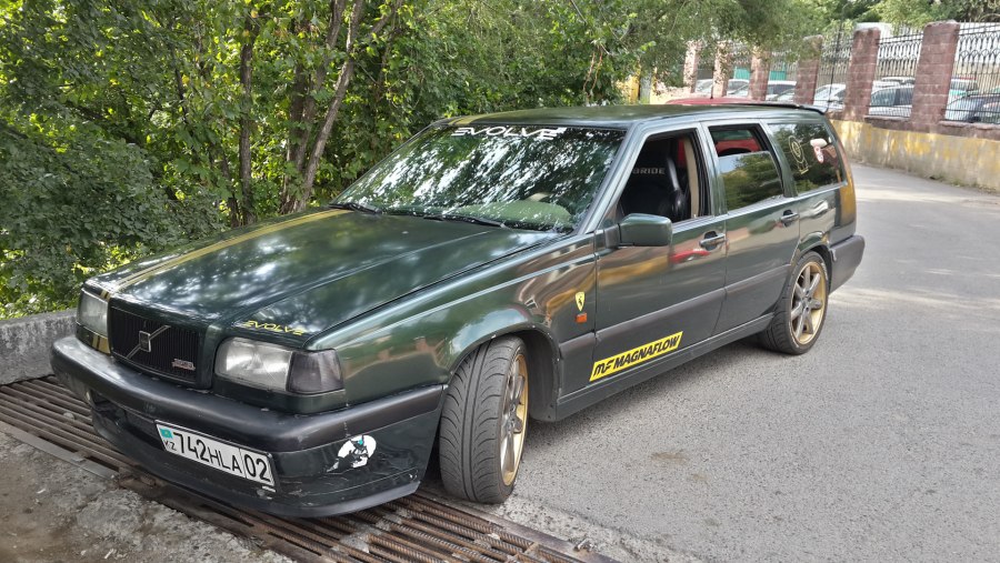 Volvo 850 Black